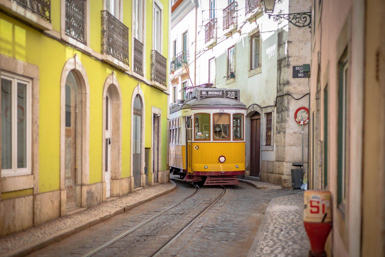 Lissabon: Tram 28 inträdesbiljett med ljudguide och 24-timmarspass