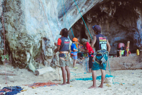 Krabi : tour en bateau privé à longue queue des 4 îlesDemi-journée d'excursion privée en bateau à longue queue