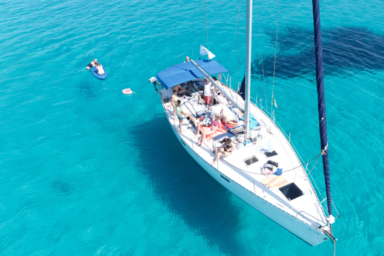 From Stintino: Sailing boat tour with a stop at Cala Reale and lunch on board. Asinara: Sailboat tour with a stop on the island and lunch on board.