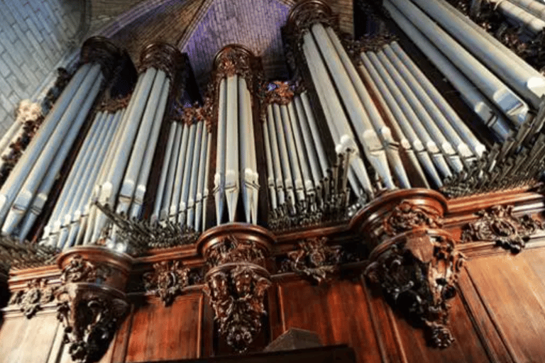 Early Access Notre-Dame Cathedral Guided Tour