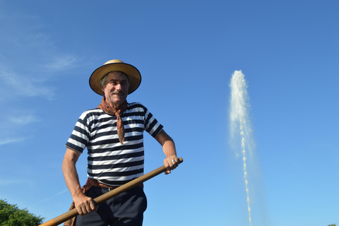 Hamburg: Alster Lake public Tour in a Real Venetian Gondola