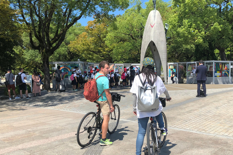 Hiroszima i Miyajima rowerem i łodzią