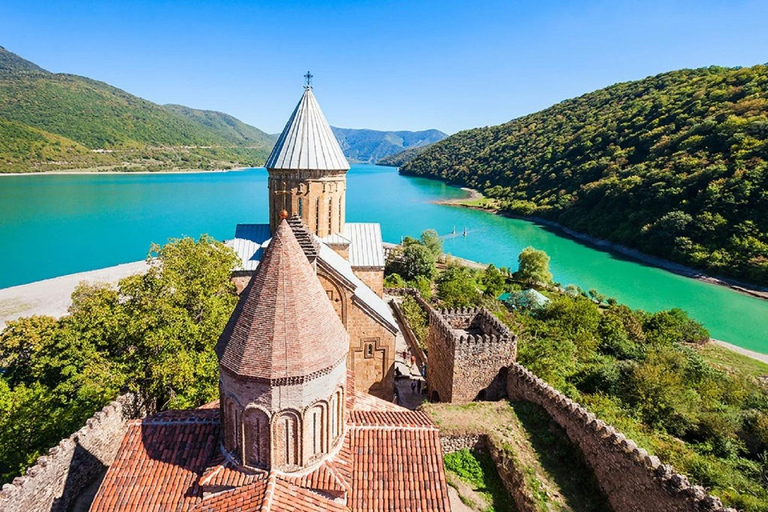 Tbilisi: Kazbegi, Gudauri, Gergeti & Ananuri Day Tour