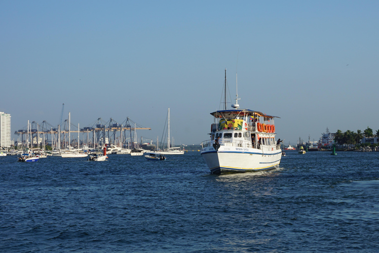 Carthagène : excursion en bateau de nuit avec dîner et open barCARTAGENA : Excursion en bateau de nuit blanche avec dîner et open bar