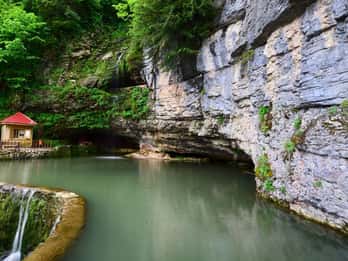 Hıdırnebi: Çal Cave, Hıdırnebi Plateu, and Sera Lake Tour