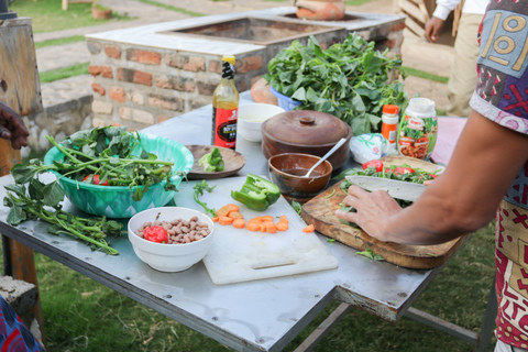 Kampala: Traditional Ugandan Cooking Class & Meal Chicken Luwombo Experience