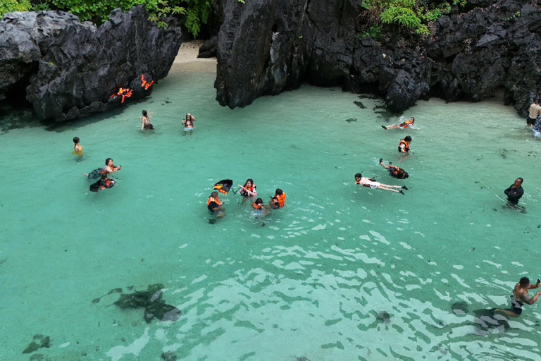 El Nido: Tour privado D con Laguna Pequeña, Laguna Cadlao