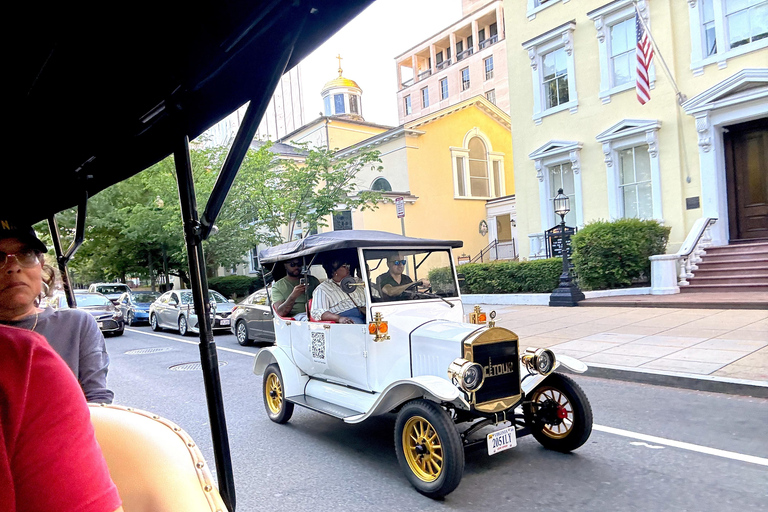 فيلادلفيا: جولة إرشادية على متن سيارة كلاسيكية ليلاً ونهارًاجولة جماعية نهارًا وليلًا (ساعتين)