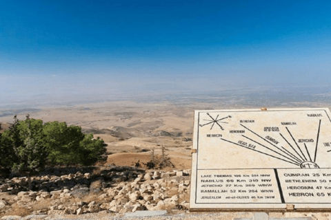 Da Amman al Monte Nebo, Madaba e il sito del BattesimoViaggio con trasporto, biglietti d&#039;ingresso e pranzo e guida