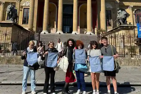 Palermo: Walking tour with wine and product tasting