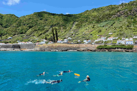 Shared Tour Catamaran Sailing: Vila Franca Islet & Beaches