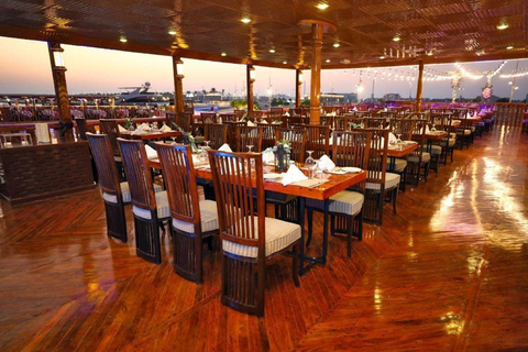 Dubai: Marina Dinner Cruise with Tanoura Dance Show