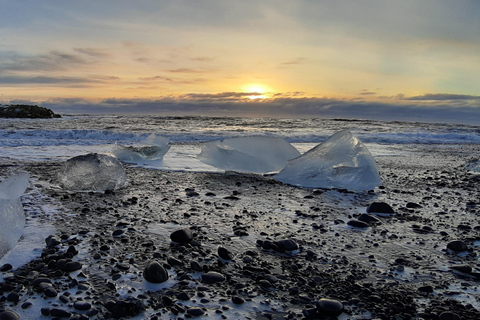 From Reykjavik: Jökulsárlón, Diamond Beach, & Vík Day Trip
