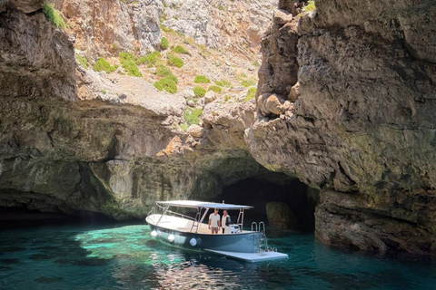 Marettimo: tour of the wonders of the wildest island in the Egadi archipelago Marettimo: tour among the wonders of the wildest island of the Egadi Islands