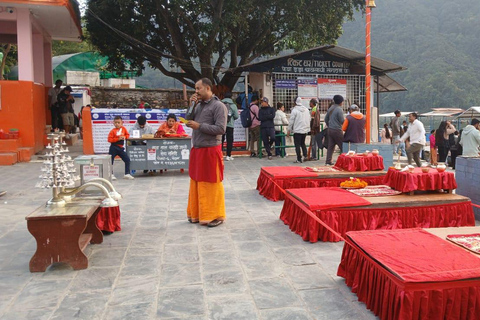 Pokhara: Aarati Ceremony at Tal Barahi Temple with Guide