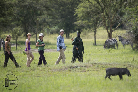 AVENTURE ÉPIQUE DE SAFARI EN OUGANDA — 3 px FAMILLE / 2 adultes-1 enfant