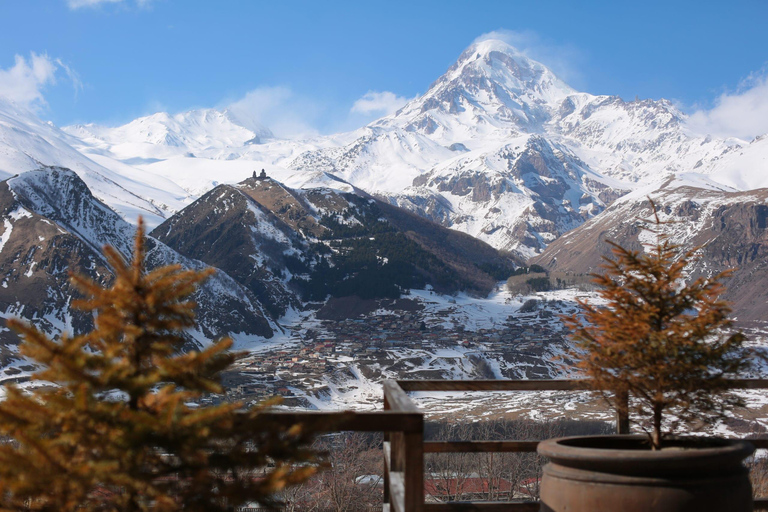 Kazbegi-Ananuri-Gudauri Legendary landscapes, history Group Kazbegi-Ananuri-Gudauri Legendary landscapes, Group tour