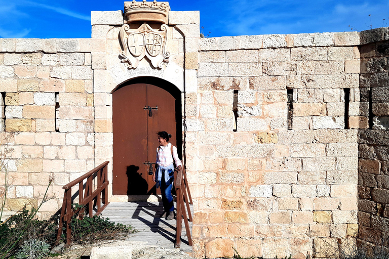 Gozo Unveiled: Guided Hiking Tour at the East of the Island Window