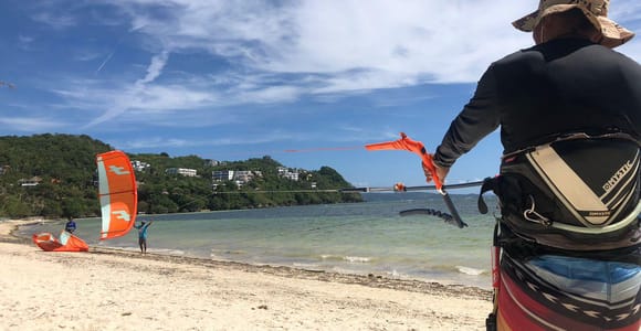 Boracay: Beginner Kiteboarding Course with Water Relaunch