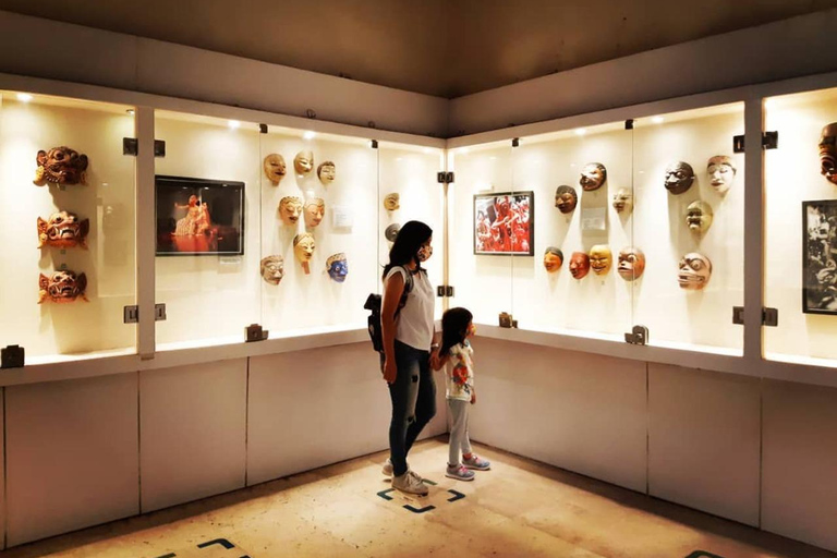 Yogyakarta: Sonobudoyo Museum After lunch Tour with Cinema