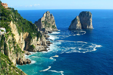 De Amalfi: Passeio de barco em grupo para Capri com bebidas e natação