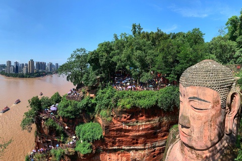 Chengdu: Leshan Buddha and Emeishan Guided 2-Day Trip