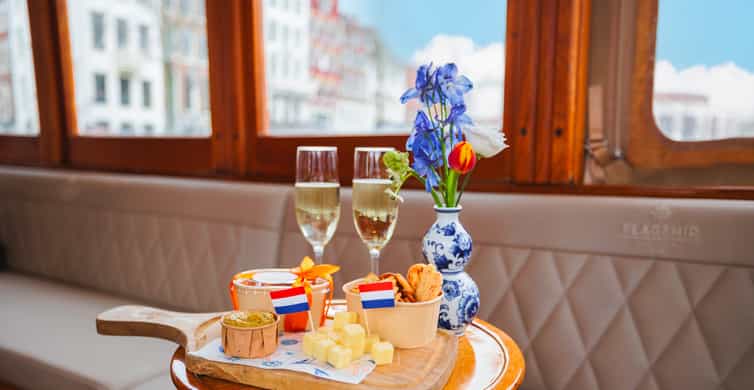 Amsterdam: Canal Cruise with Bubbles & Bites photo 2