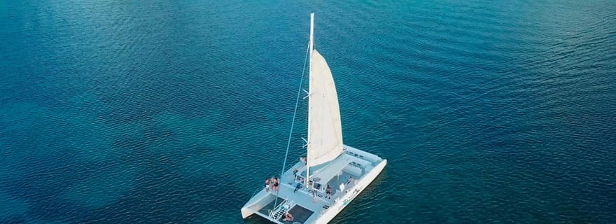 Au départ de Castries : Visite d'une jounée en catamaran à Soufrière