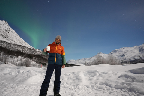 Tromsø: Northern Light guided Tour with free photos.