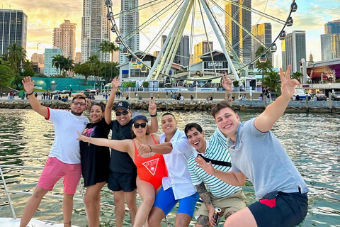 Sightseeing en zwemcruise rond Miami Beach op een jacht