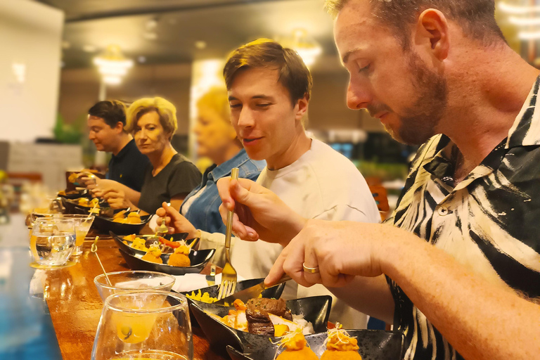 Discover Lima's Gastronomy & Pre Inca Ruins on Foot