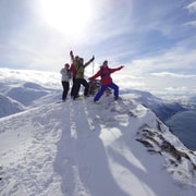 Tromsø: Guided snowshoe hill hike