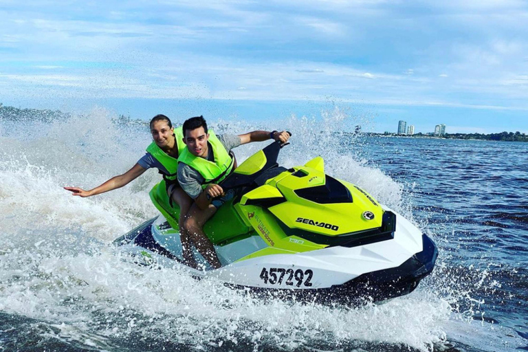 Perth: tour guiado de jet ski com sessão de estilo livrePerth: Excursão guiada de jet ski com sessão de freestyle