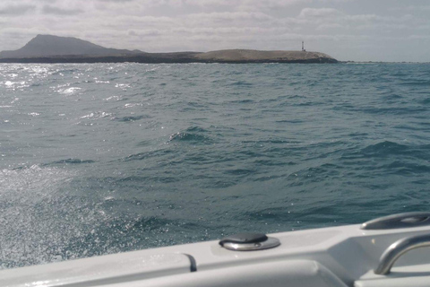 Ciesz się morzem w Boa Vista — prywatna wycieczka łodziąCiesz się morzem w Boa Vista – prywatny rejs wycieczkowy