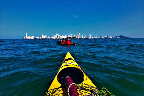 Cartagena: tour in kayak dell'isola di Tierra Bomba con snackCartagena: tour in kayak dell'isola di Tierra Bomba con spuntino