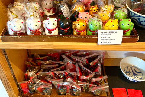 Tokyo: Gotokuji Cat Temple, Shinjuku Cat Cafe & 3D Cat Tour