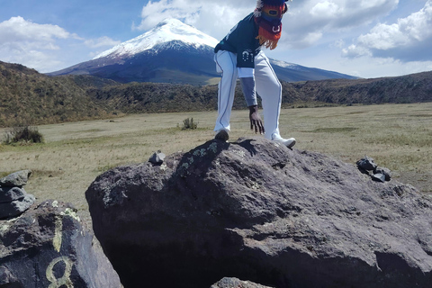 Quito: Cotopaxi – Climb to the hut and hike around Limpiopungo Lagoon