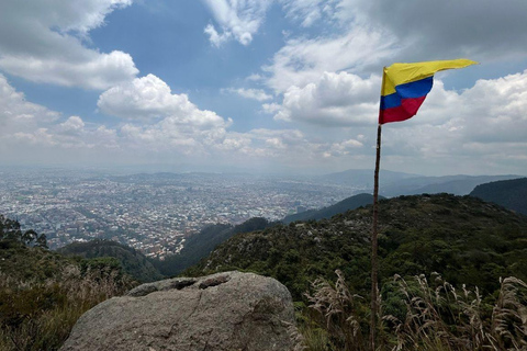 Bogota: Szlak turystyczny Las Moyas z przewodnikiemPrzewodnik mówiący po hiszpańsku