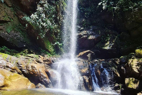 Nervenkitzel im Dschungel - Huacamaillo Wasserfall Eco Experience