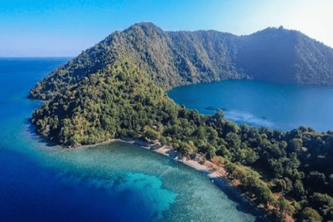 殘影Gili The Japanese Wreck is situated on the east side of the