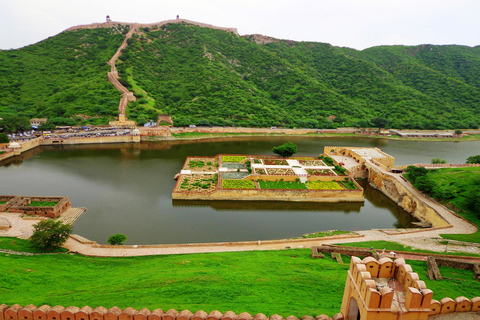 Jaipur: een grote erfgoedtour op dezelfde dag - Heritage Rajasthantour met lunch, monumententicket, alleen auto- en lokale gids.