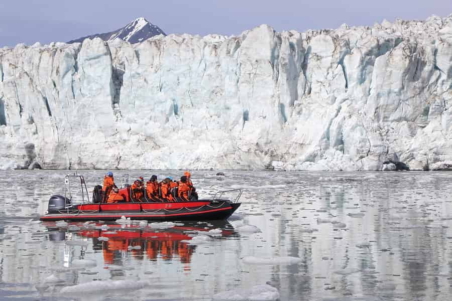 Longyearbyen: Pyramiden & Gletscher-Arktis-Bootstour. Foto: GetYourGuide