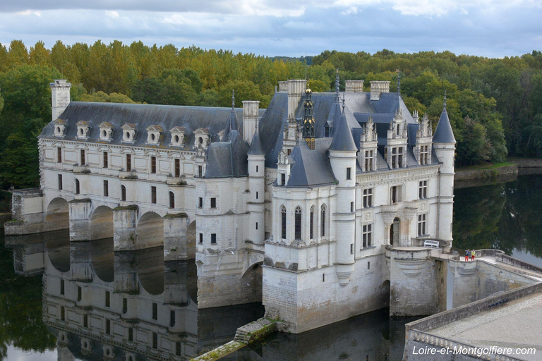 Luchtballonvaart boven het kasteel van ChenonceauZonsopgang Luchtballonvaart