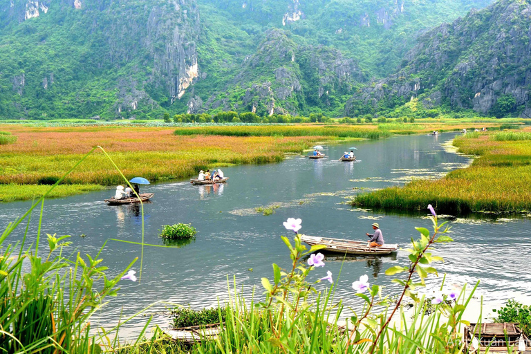 Hanoi: Van Long Wetland, Bear Sanctuary, Cuc Phuong Tour