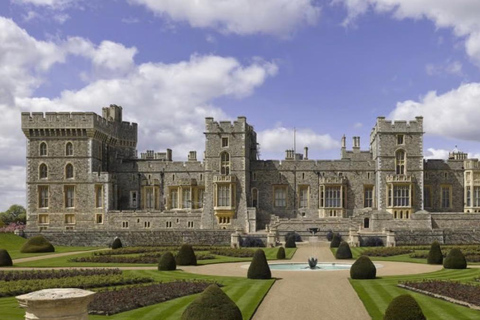 From London: Windsor Castle & Stonehenge Private Day Trip