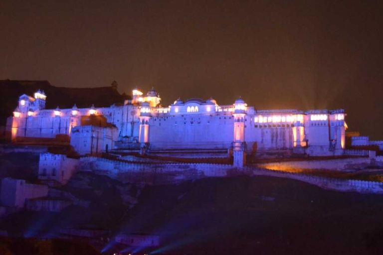Jaipur : Spectacle son et lumière avec dîner au fort d'AmberSpectacle son et lumière avec voiture privée, chauffeur et guide