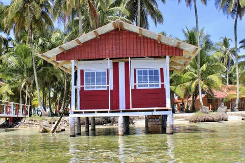 Ciudad de Panamá: 2 Días Cabaña sobre el agua de San Blas + Comidas + Excursión