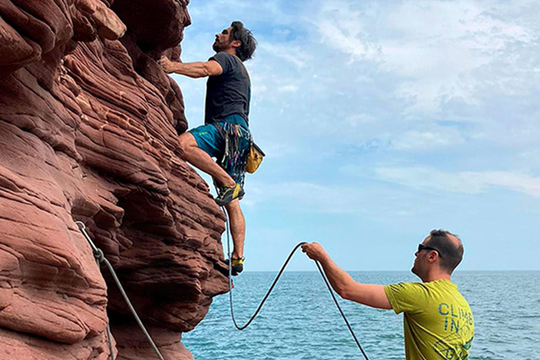 Scotland: 1-Day Beginner Rock Climbing Course