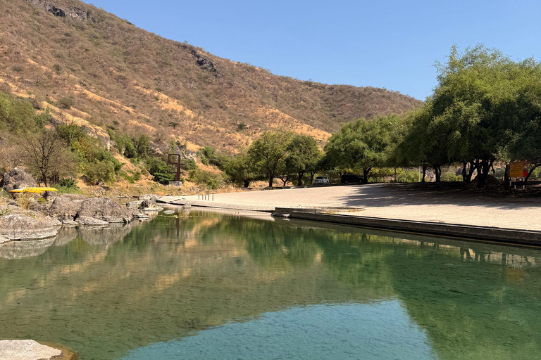 Salalah: West Side Private Tour with Off-Road Adventure