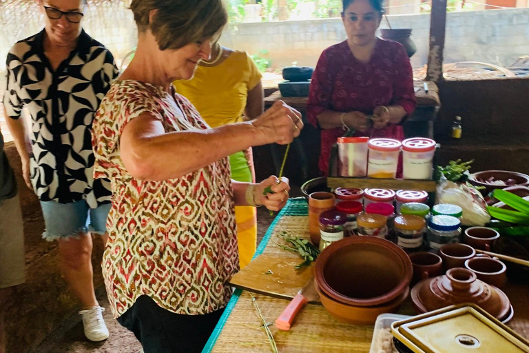 Anuradhapura: clase de cocina tradicional de roti de coco frescoAnuradhapura: Clase de cocina tradicional de roti de coco fresco